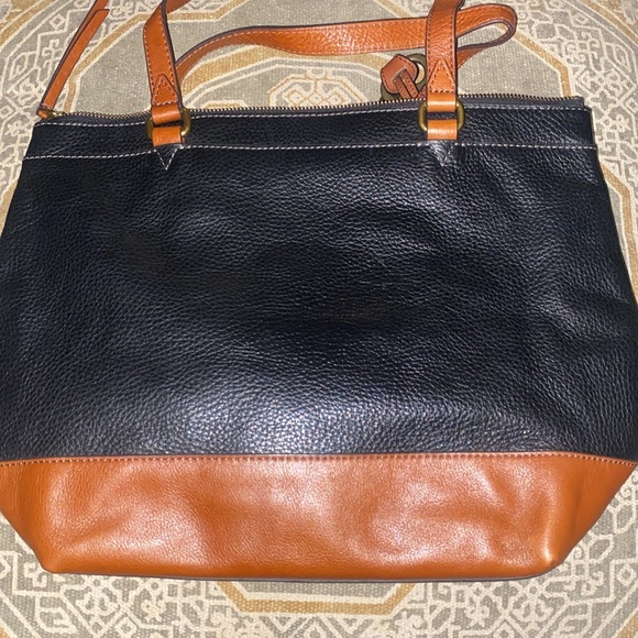 Like New Fossil Shoulder Bag - Picture 2 of 7